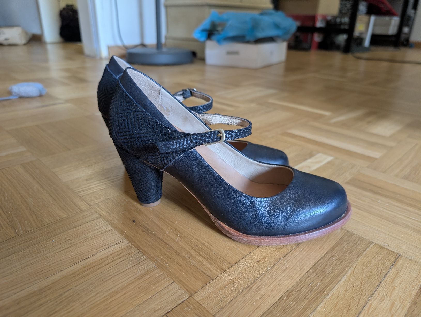 Scarpe da donna: Elegante schwarze pumps 37  – Nuovo (secondo la descrizione) da Basel venduto da ire_zh88