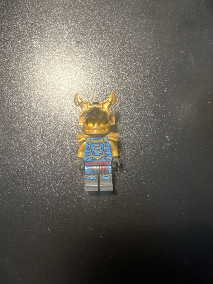 Lego Statuette: Ninjago Roboter mit Figur ab 30Fr! – Nuovo (secondo la descrizione) da Niederrohrdorf venduto da Guido.B 1