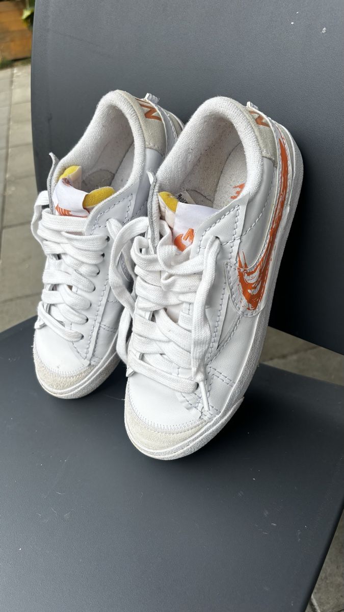 Chaussures hommes: Baskets Nike Blazer blanches orange pointure 37 utilisé – D'occasion à Courgenay par gig_7spf 4
