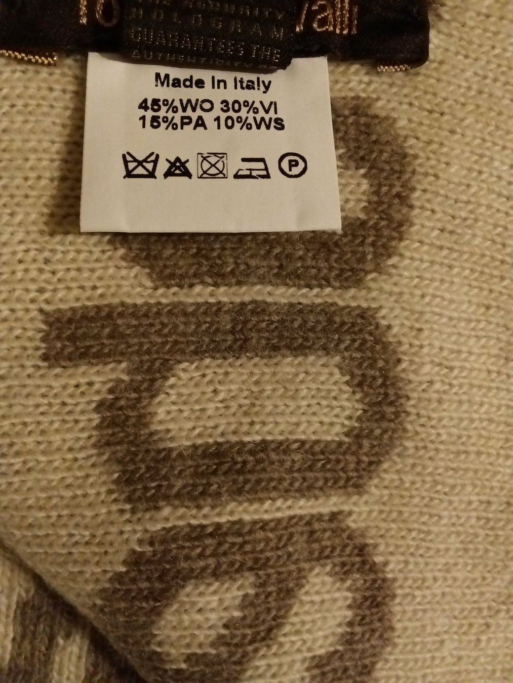 Roberto Cavalli Foulard & Sciarpe: ROBERTO CAVALLI Strickschal Wolle mit Logo NEU – Nuovo e nell'imballaggio originale da Wettswil venduto da the_jr6l 4
