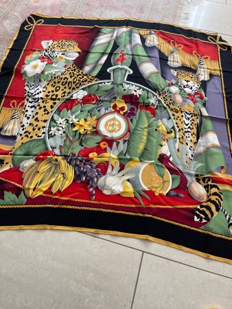 Grosse Edler Vintage Seidenschal 119x119 Neuwertig