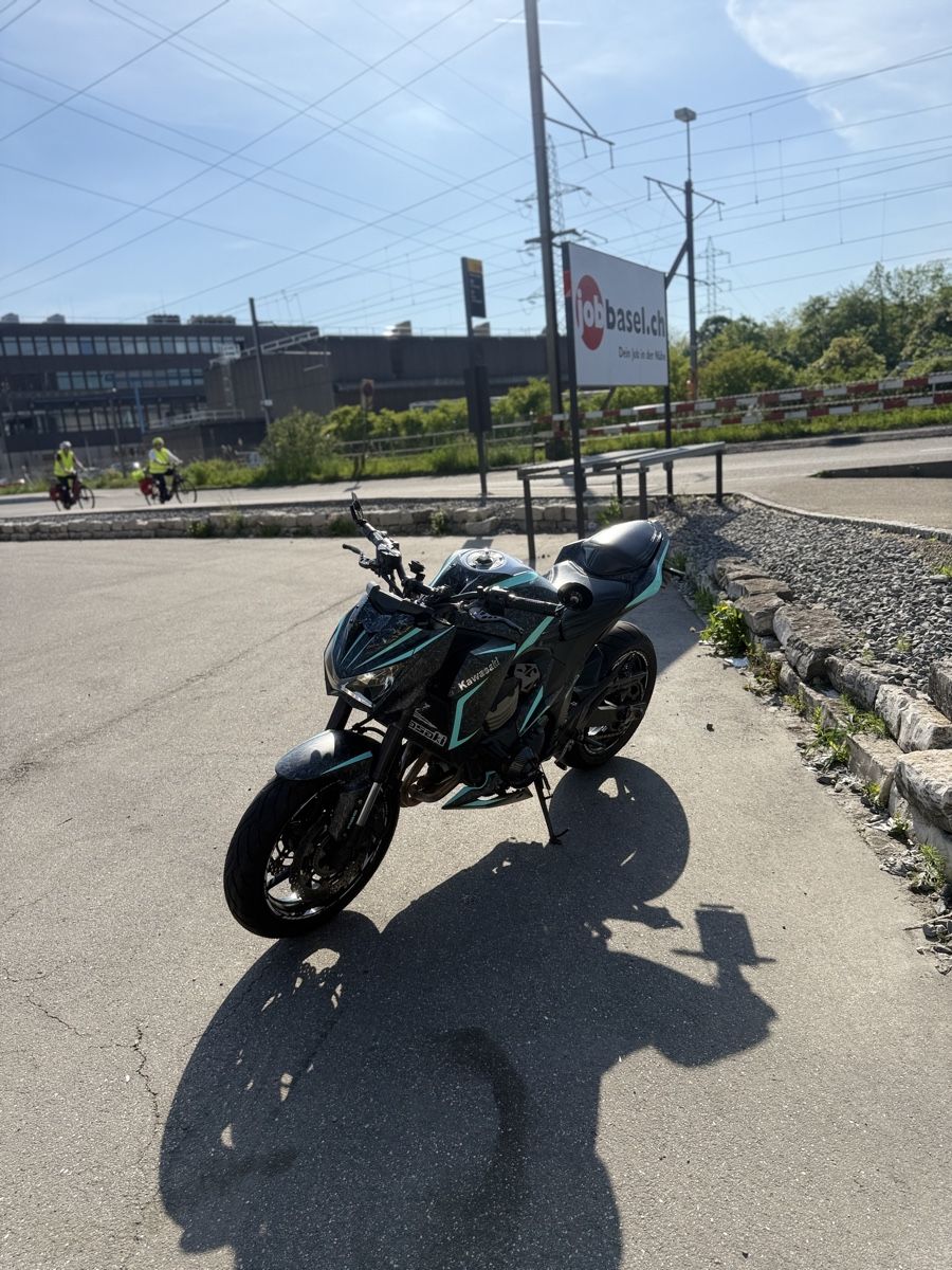 Kawasaki Strada: Kawasaki Z800e 35KW – Usato da Muttenz venduto da akb_dys7 8