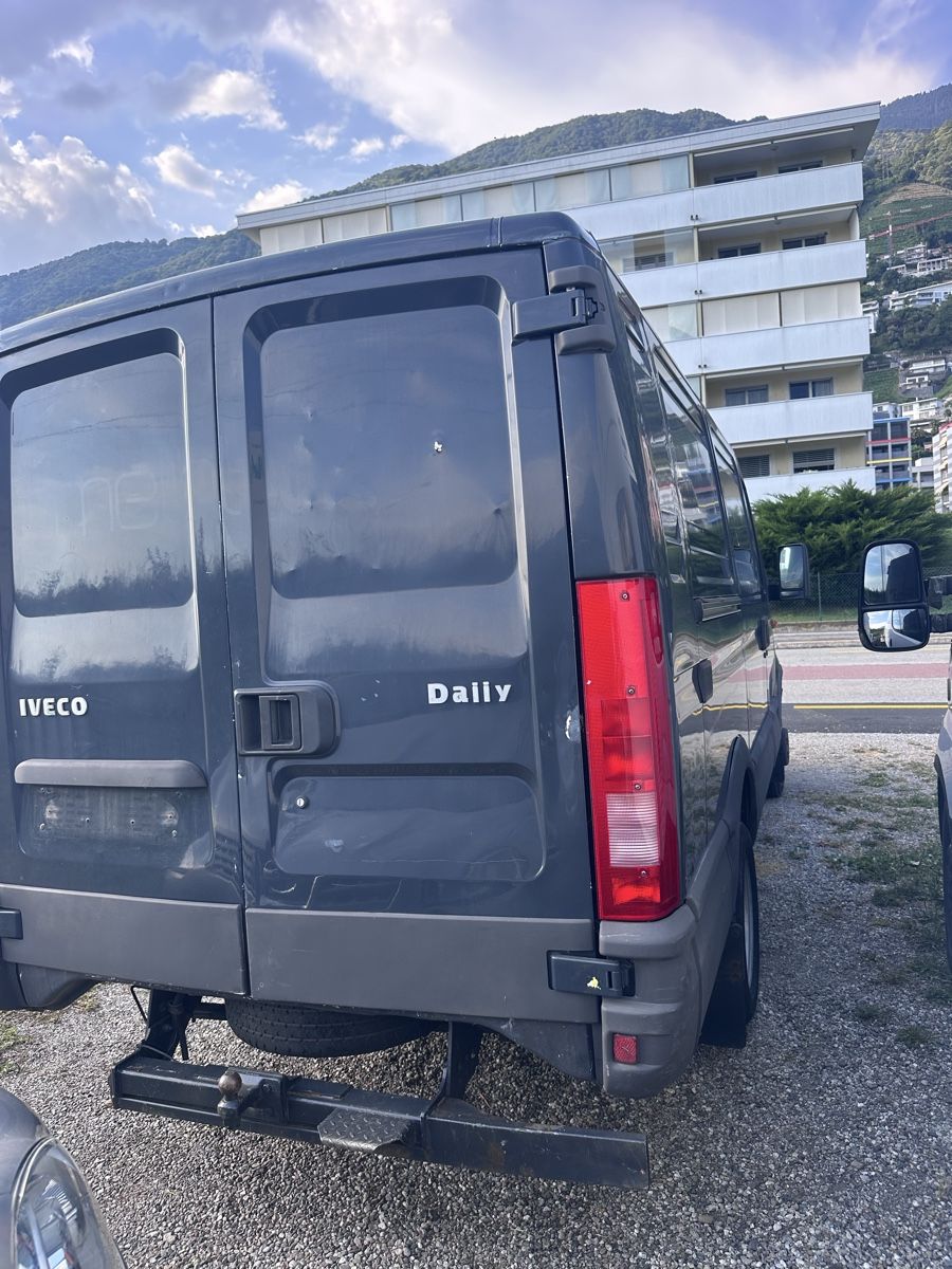 Iveco Nutzfahrzeuge: Iveco  – Gebraucht aus Gordola von sai_2bz9 7