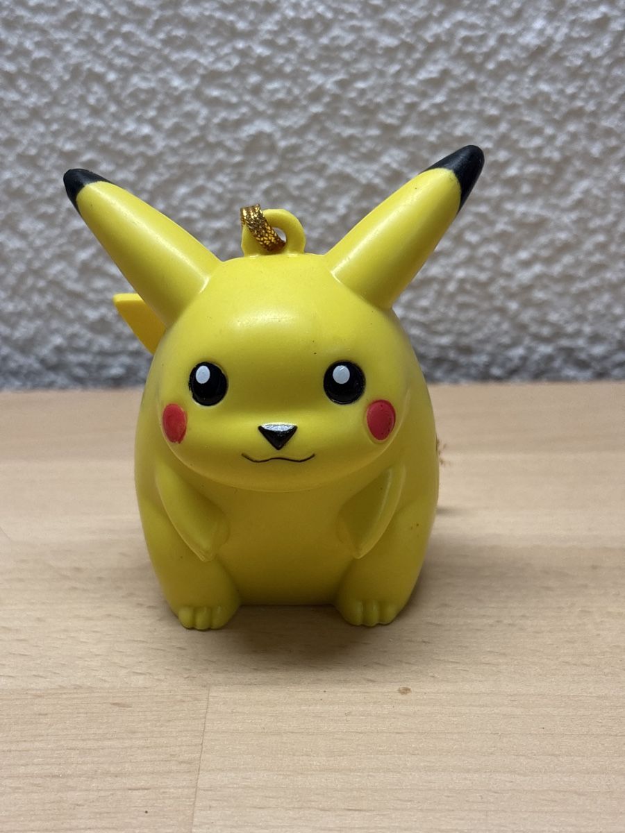 Pokémon Figuren: Pikachu Anhängerfigur Nintendo 1999 – Gebraucht aus Zwillikon von