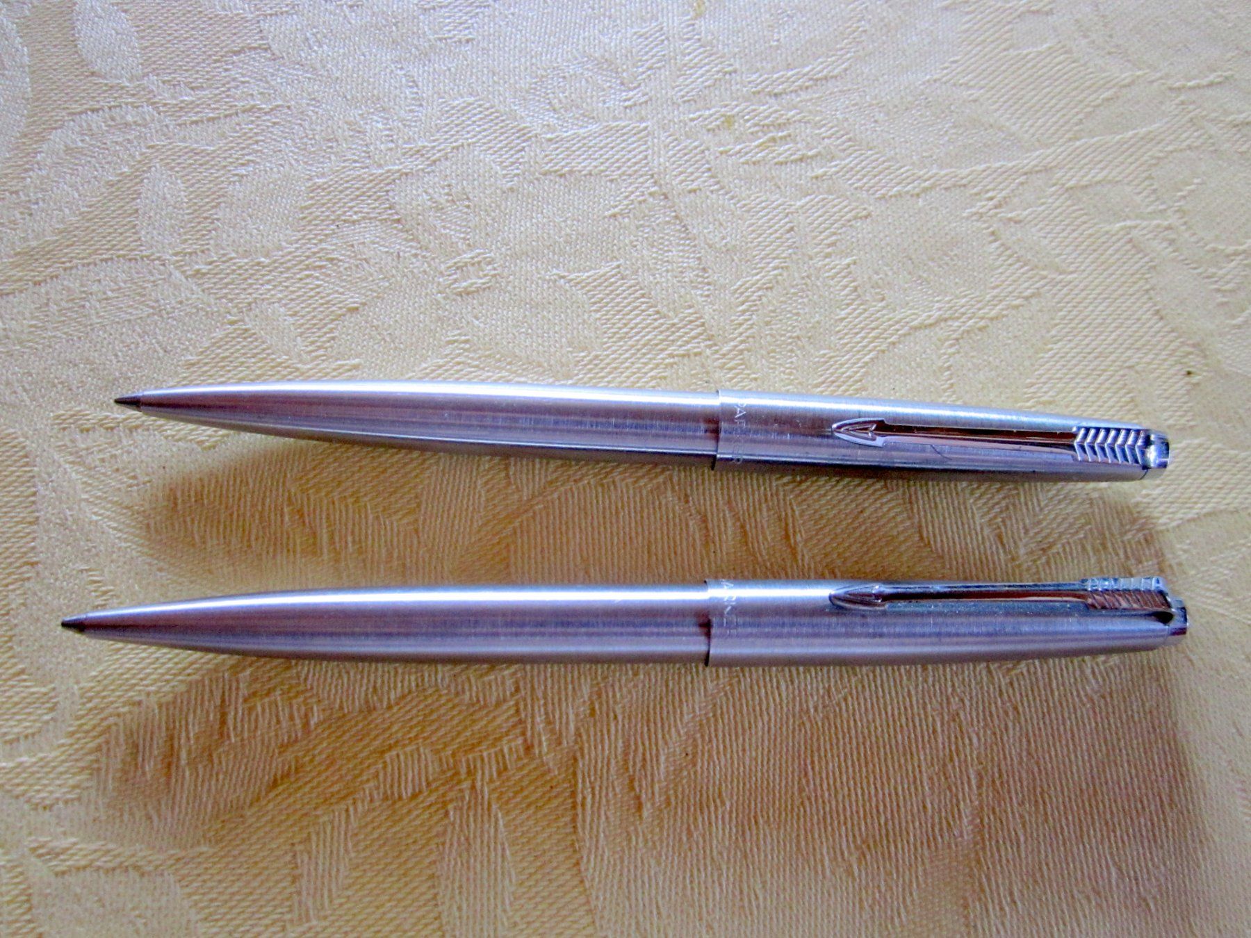 Parker Stylos & Marker: Parker Kugelschreiber, 2 Stück – D'occasion à Binningen par flugi30