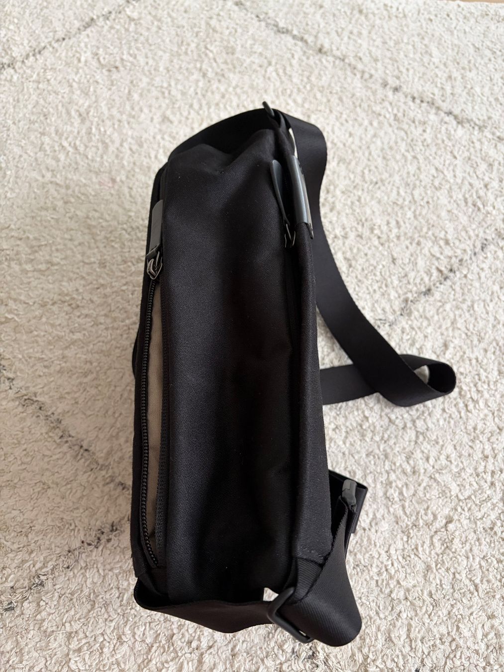 Bellroy Taschen: Bellroy Sling Mini – Gebraucht aus Niederrohrdorf von BugZ 5