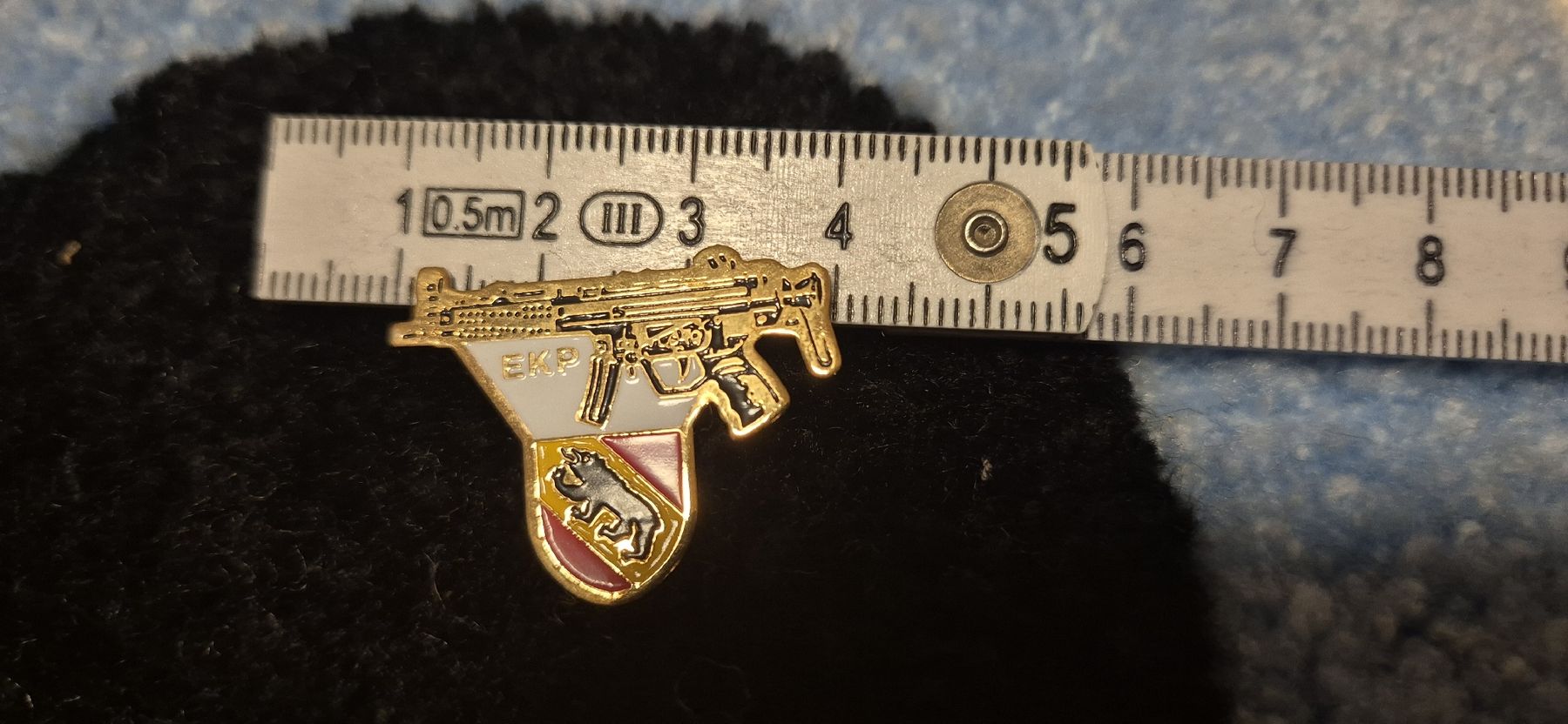 Placchette & Badge: Pin EKP Polizei Waffe Bern – Nuovo (secondo la descrizione) da Münchenbuchsee venduto da Yannikfero