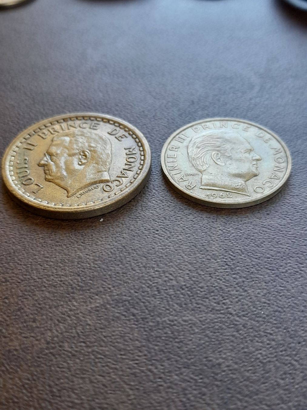 Tutti le monete: Monaco 2 Francs 1945 & 10 Cent 1962 – Usato da Basel venduto da Basel_20 1