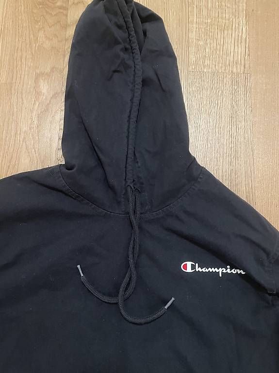 Pulls & Sweat-shirts: Champion Pullover (dünn) – D'occasion à Luzern par 99v_5cmr 1