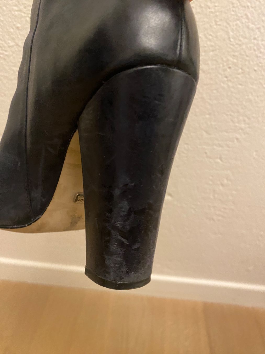 Buffalo Scarpe da donna: BUFFALO - dunkelblaue Lederstiefeletten, Gr. 38 – Usato da Nidau venduto da roshani85 4