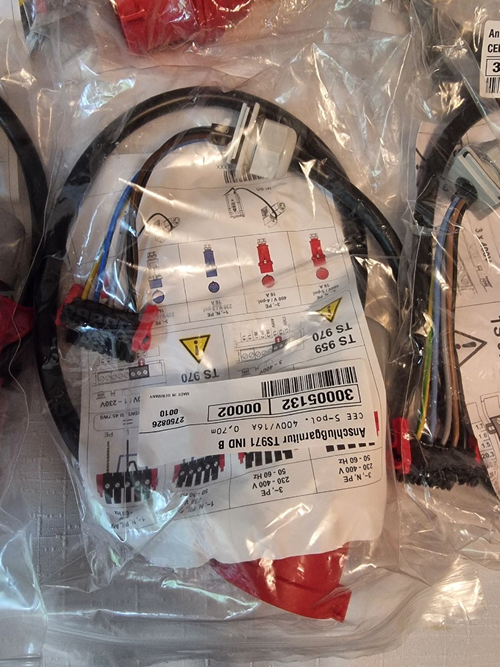 Stromzufuhr: 6 Stecker Neu – Neu (gemäss Beschreibung) aus Helgisried von zuegli.24 1