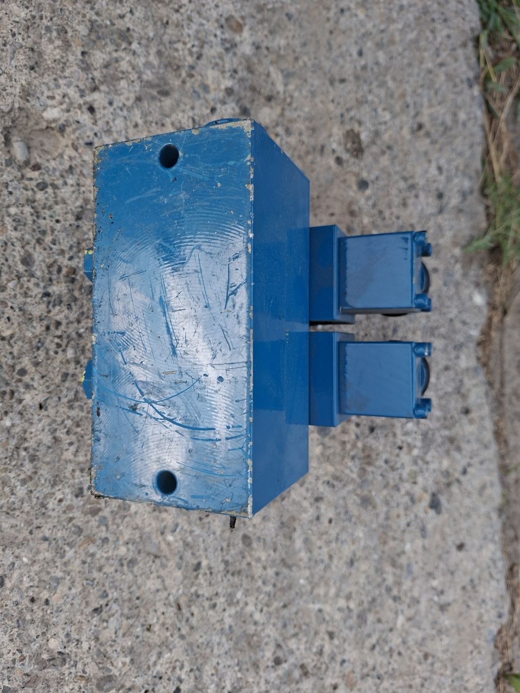 Autres pour métaux et serrurerie: Hydraulik Steuerventil – D'occasion à Oberbüren par r.frei 6