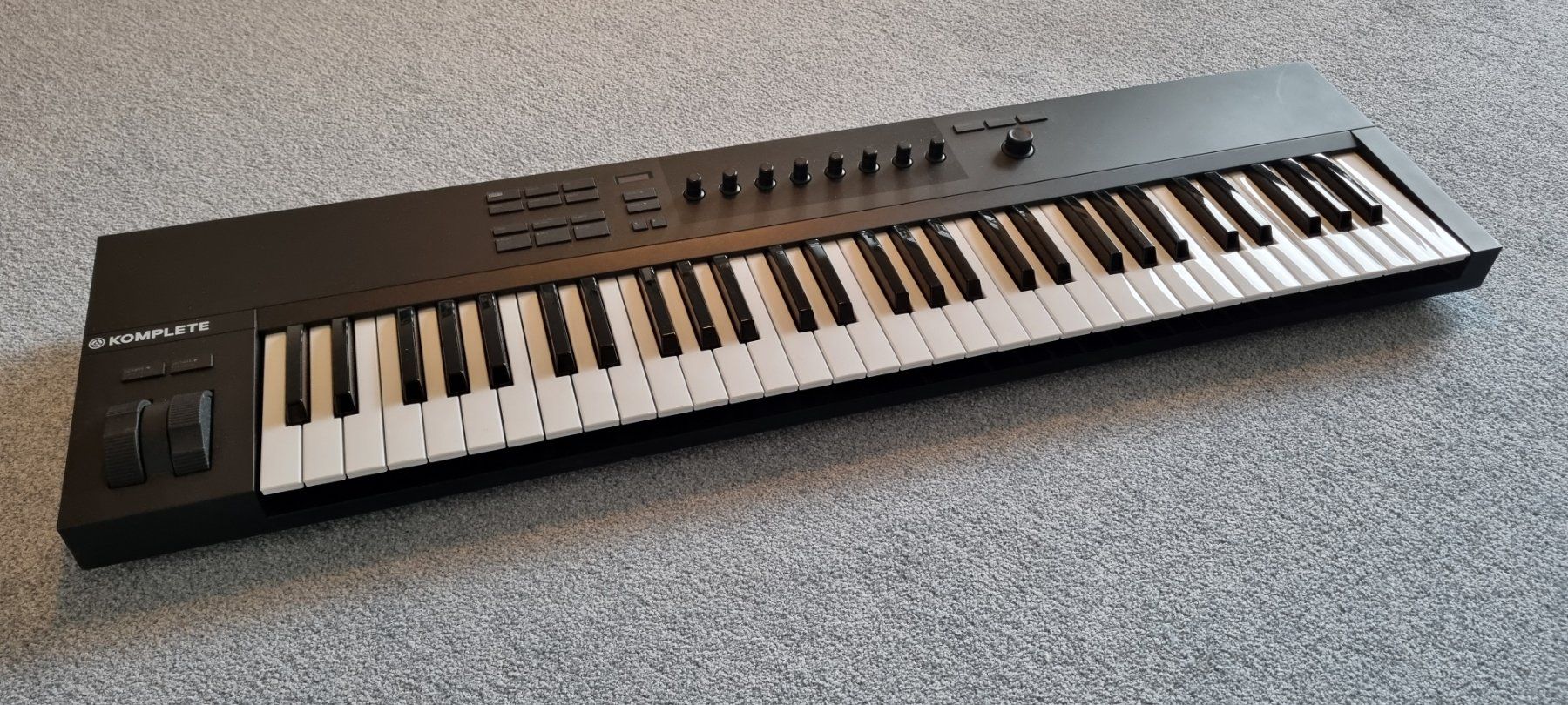 Instruments de musique: Native Instruments Komplete Kontrol A61 mk1 – D'occasion à Belp par Fishmonkey99