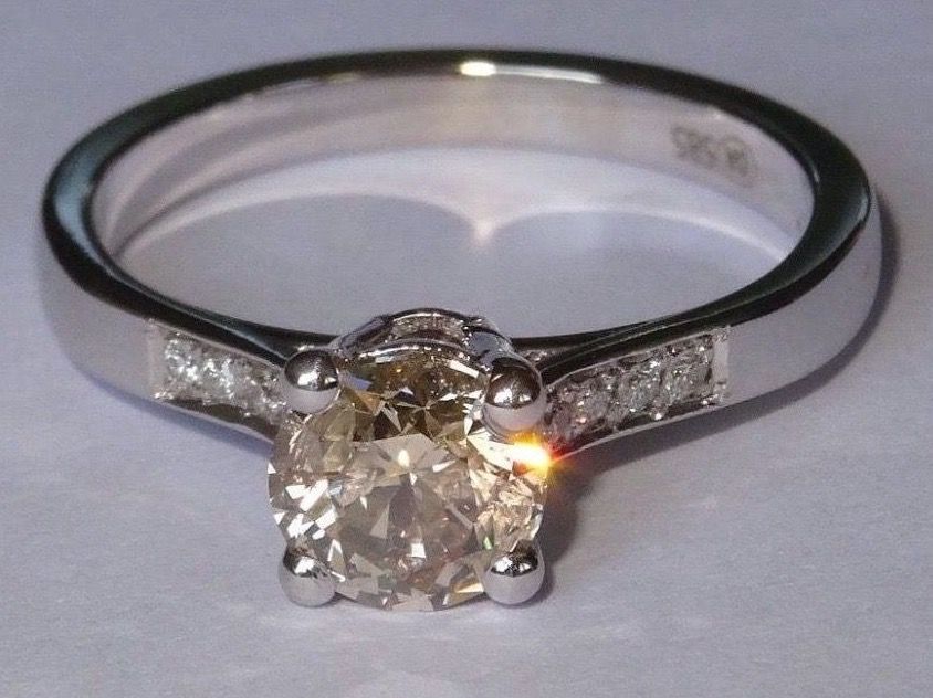 Anelli: Fancy Diamant Ring 1.09ct Weissgold – Nuovo e nell'imballaggio originale da Matten b. Interlaken venduto da kero71 1