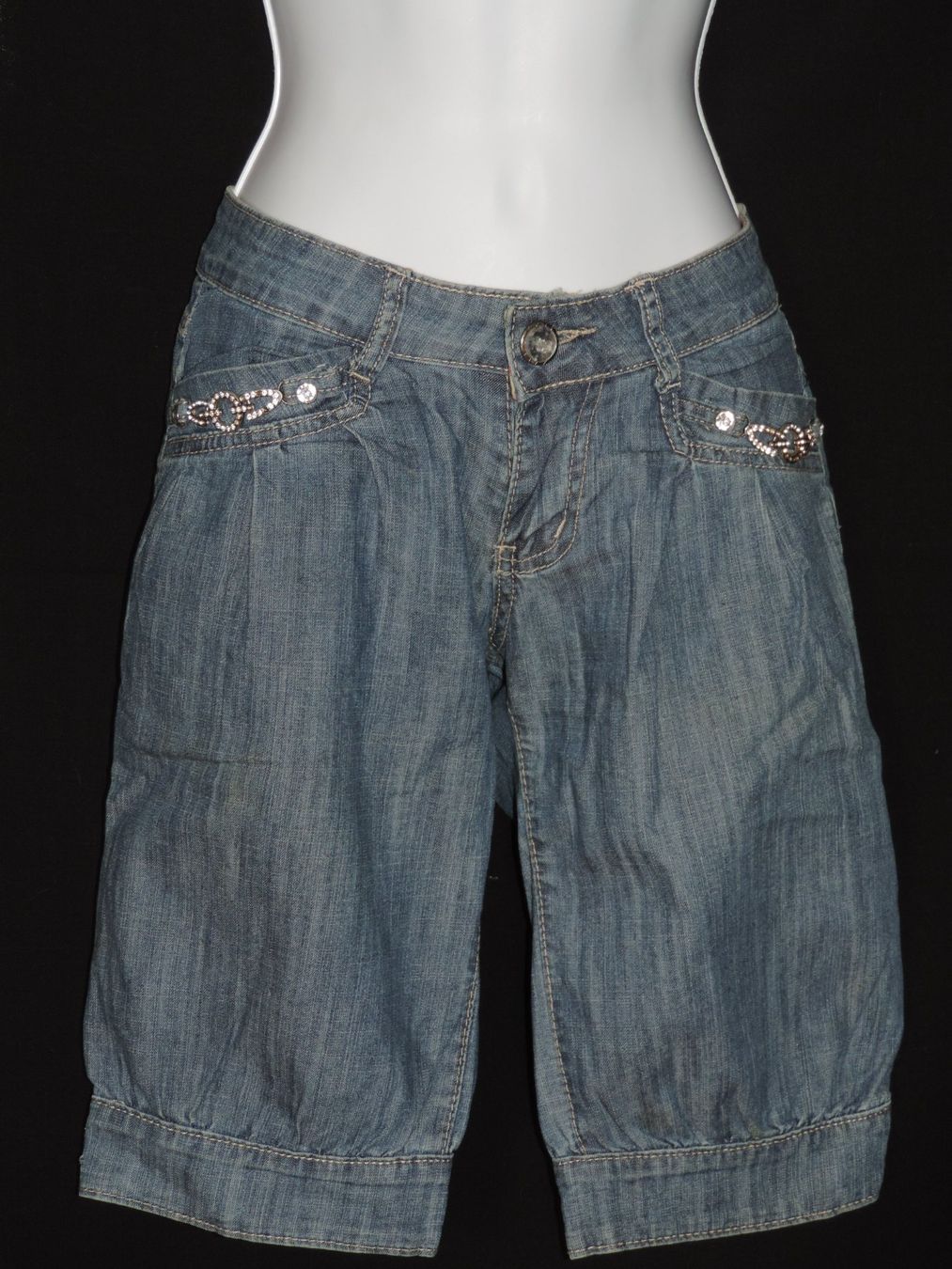 Jeans: corsaire jeans bleu à brillant – D'occasion à Genève par Axelle333