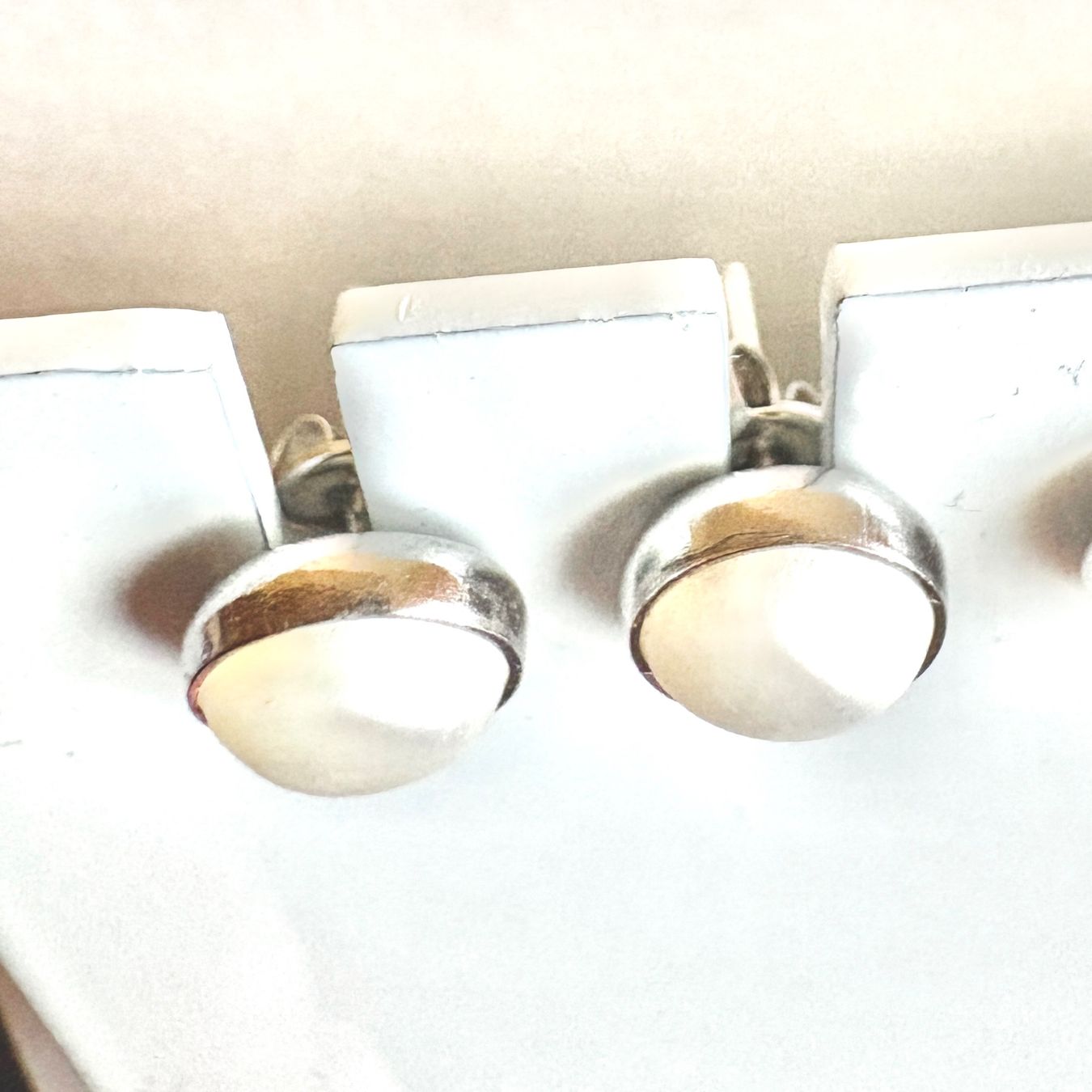 Ohrringe & -stecker: Ohrstecker rund Cabochon 8mm 925 Silber Perle Perlmutt – Neu (gemäss Beschreibung) aus Zürich von goldfisch.schmuck 1