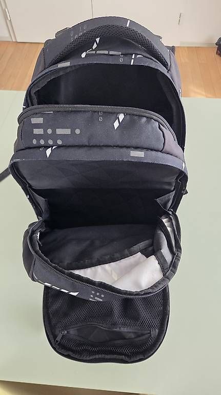Satch Borse & Zaini: Satch Match Ninja Matrix Schulrucksack – Usato da Urdorf venduto da Winzer