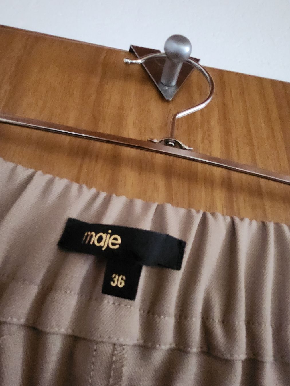 Maje Hosen: Pantalon Maje beige taille 36/38 – Gebraucht aus Niedergösgen von Eva2410 7