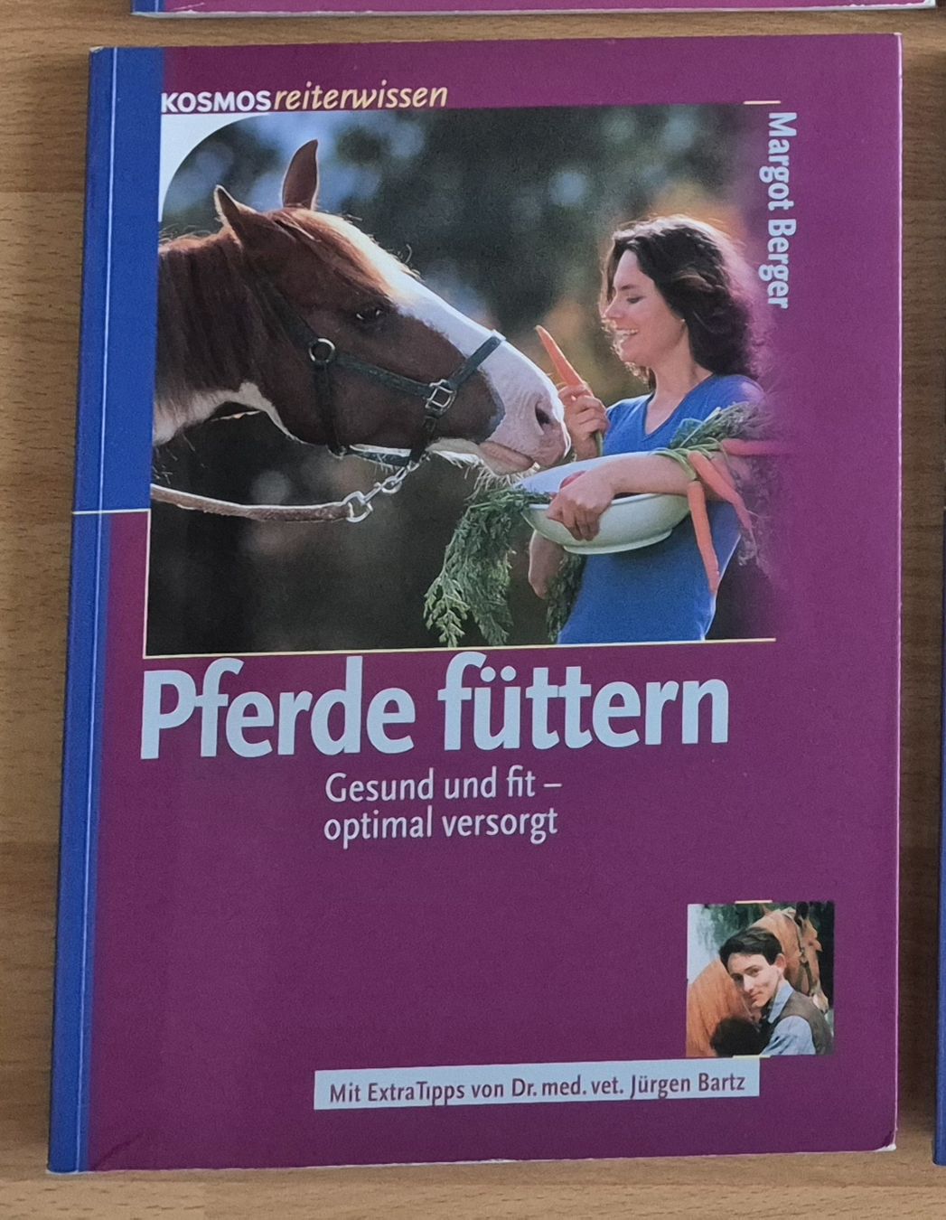 Briglie & Cavezze: Kosmos Pferdefachbuch "Pferde füttern" – Usato da Meggen venduto da Orrinka20