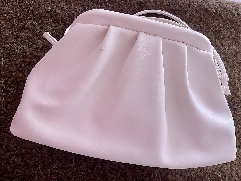 Borse da donna: Sac élégant en similicuir blanc – Usato da Lausanne venduto da CNIVNC 2