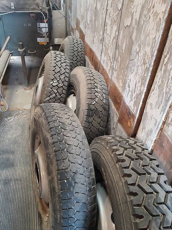 Felgen: Sprengringfelgen Iveco 5.5fx16 mit Pneus – Gebraucht aus Zuzwil BE von meggie14 1