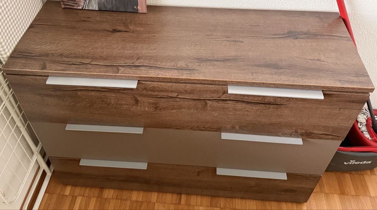 Schränke: Set Kleiderschrank und Kommode mit 3 Schubladen – Gebraucht aus Rümlang von Monia882 2