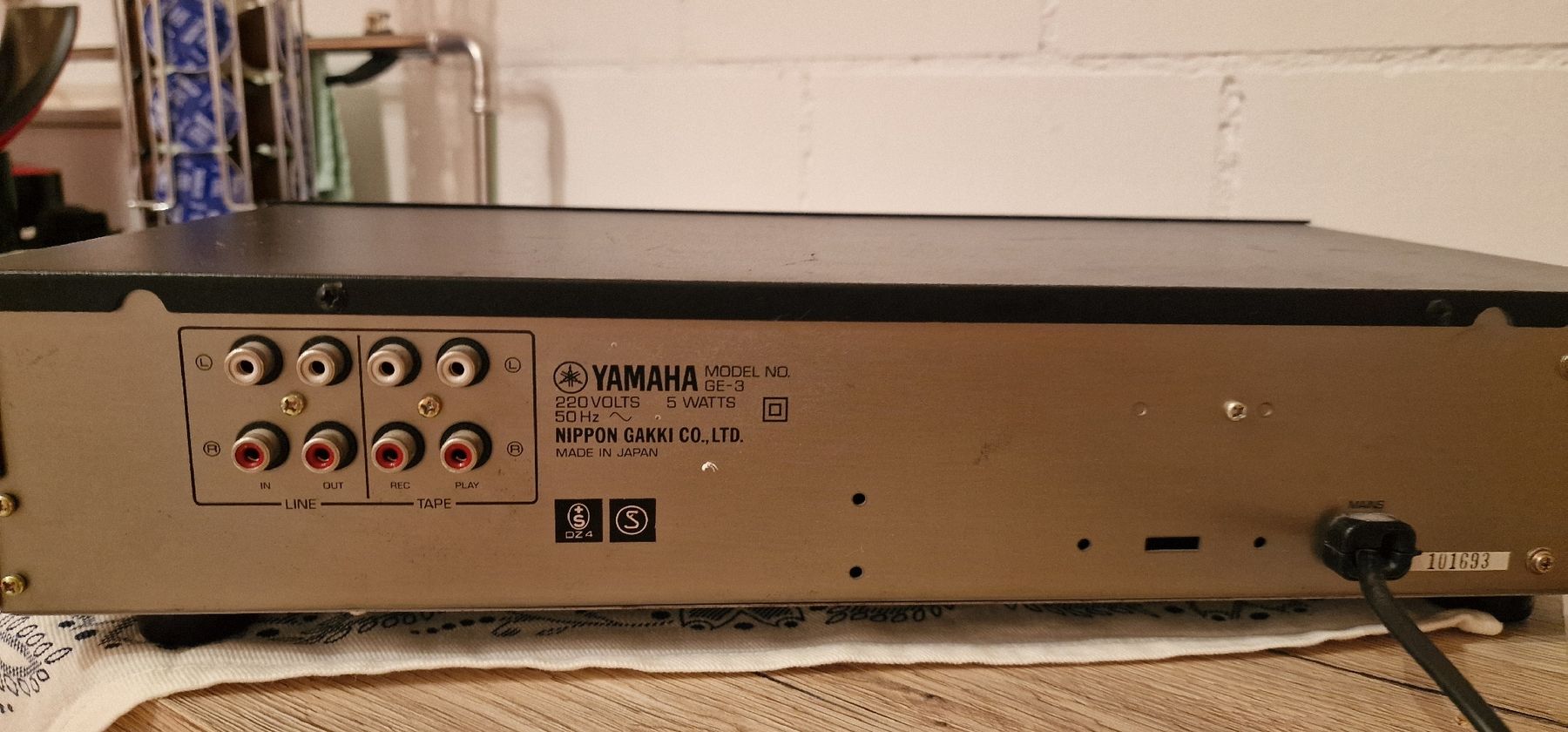 Yamaha Equalizer: Yamaha GE-3 stereo graphic equalizer – Gebraucht aus Oberweningen von LT8165 1