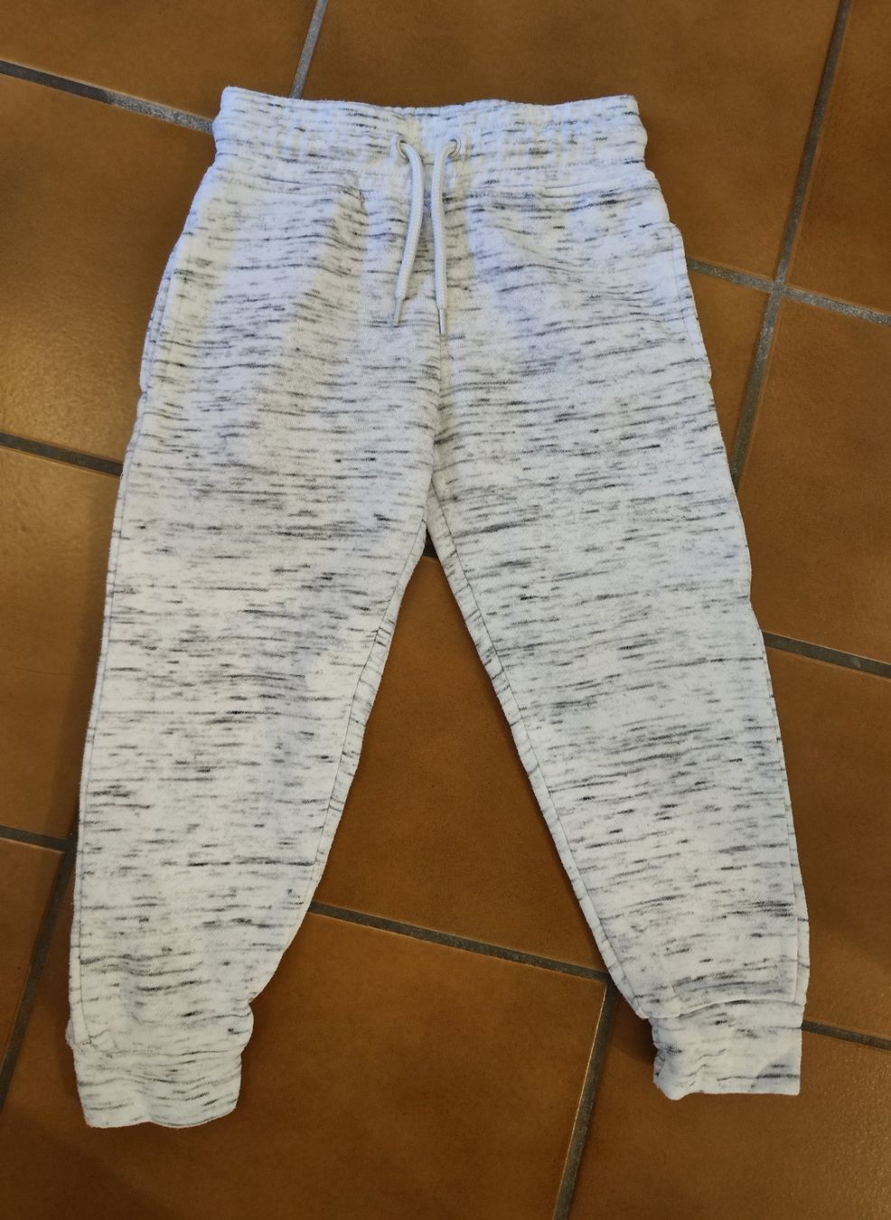 Primark Hosen: Trainerhose gr. 104 – Gebraucht aus Reinach BL von chilller92