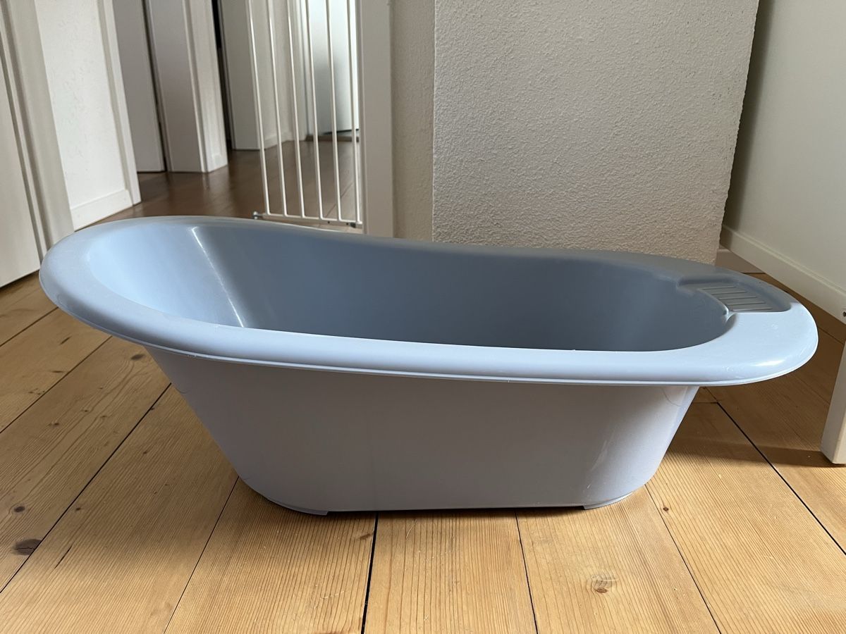 Vasche da bagno: Baby Bathtub Light Blue Plastic – Usato da Walterswil SO venduto da mar_qln7