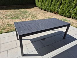 Ausziehbarer Gartentisch,  Ausziehtisch 
