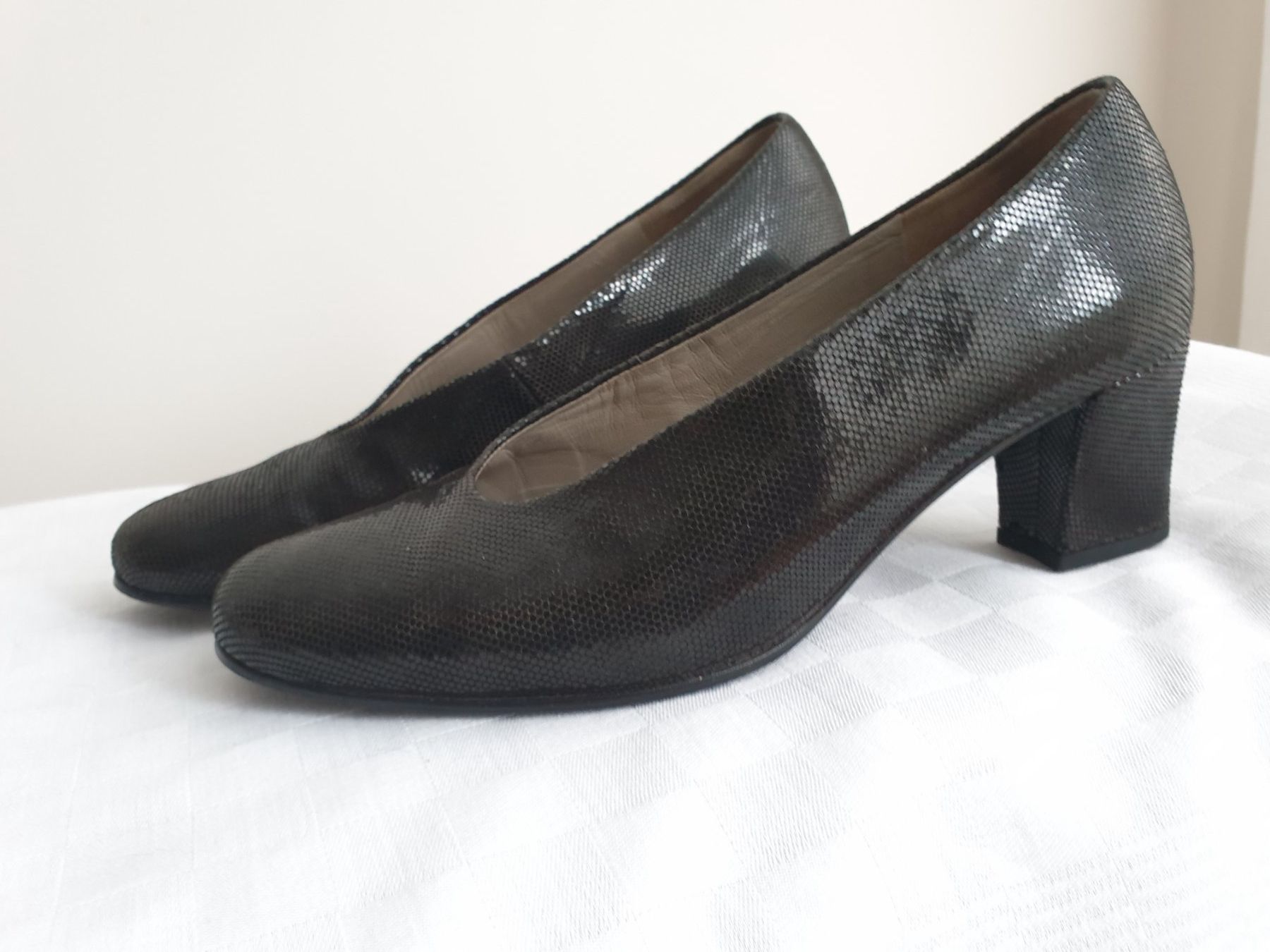 Gabor Damenschuhe: Pumps Gabor schwarz Grösse 5 – Gebraucht aus Gossau SG von rir_n22k 1