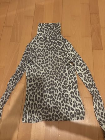 H&M Rollkragenpullover, Leo-Muster, Grösse S, Zustand gut