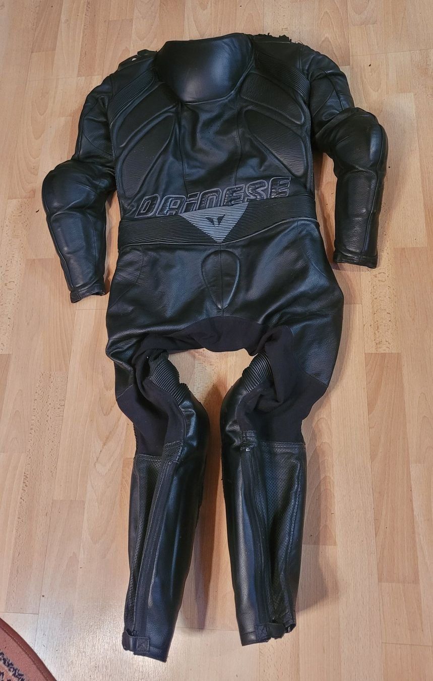 Dainese Completi: Dainese Lederkombitöffkombi gr 46 – Usato da Zürich venduto da A.Zickler 1
