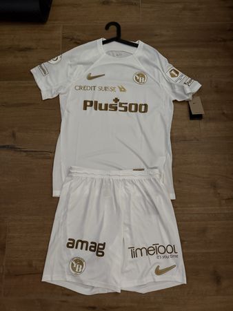 BSC Young Boys Set Blum 27 Nike weiss neu mit Etikett