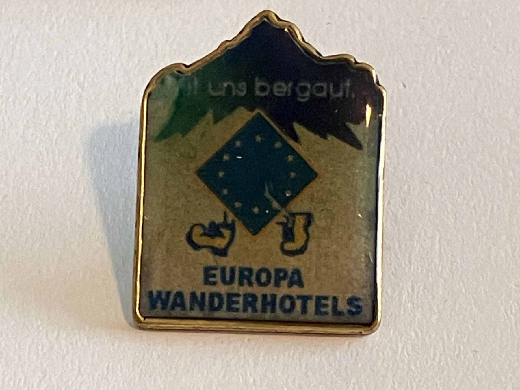 Placchette & Badge: 1 Pin Europa Wanderhotels – Usato da Basel venduto da djwwpp