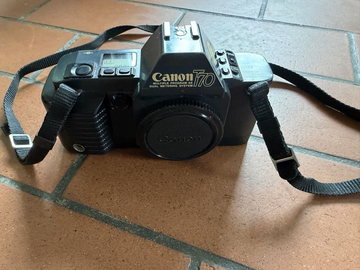 Canon Appareil photo: Canon T70 analog + 4 FD-Objektive, Blitz, Tasche – D'occasion à Zürich par Philsigi 1