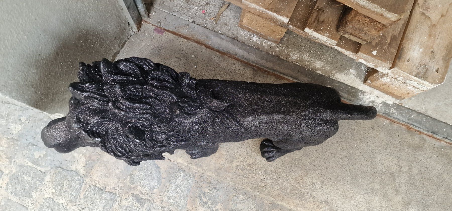 Skulpturen & Statuen: Löwe Schwarz Glitzernd Gross – Neu und originalverpackt aus Schaffhausen von AtelierPudesco 5