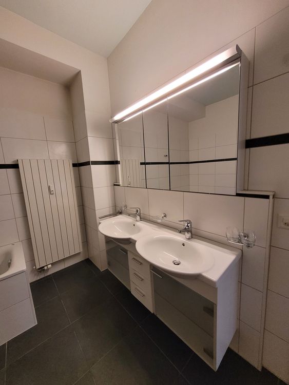Waschbecken/Lavabo inkl. Spiegelschrank  - Inventur 1