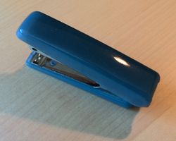 Blauer Heftapparat/Tacker/Bostitch/Stapler