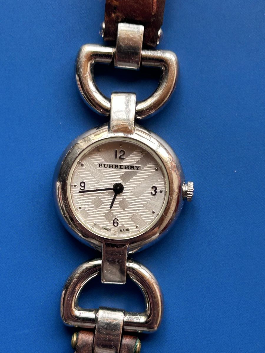 Burberry Orologi: Burberry Vintage Damenuhr – Usato da Uhwiesen venduto da Bogi2257 1