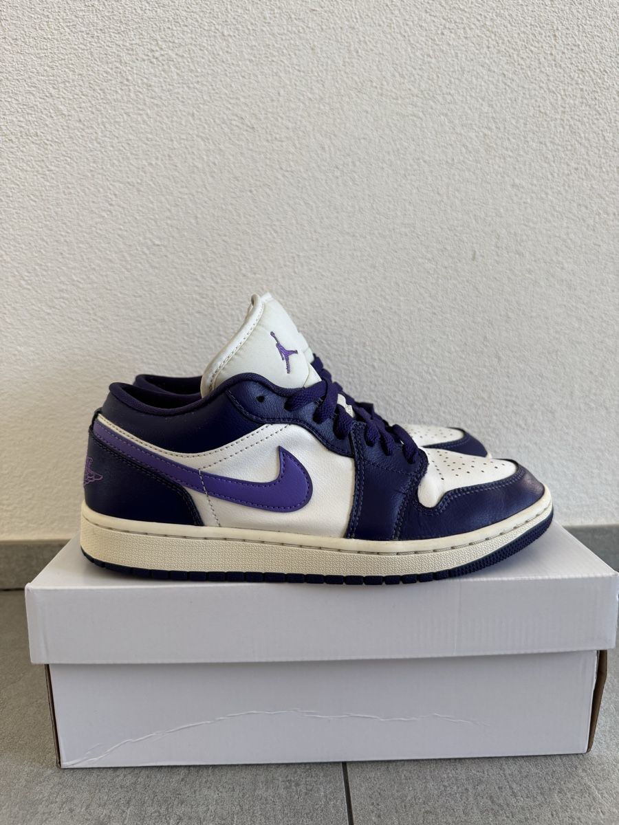Jordan Scarpe da donna: Air Jordan 1 low - purple/action grape-sail – Usato da Amriswil venduto da a_g_n58c