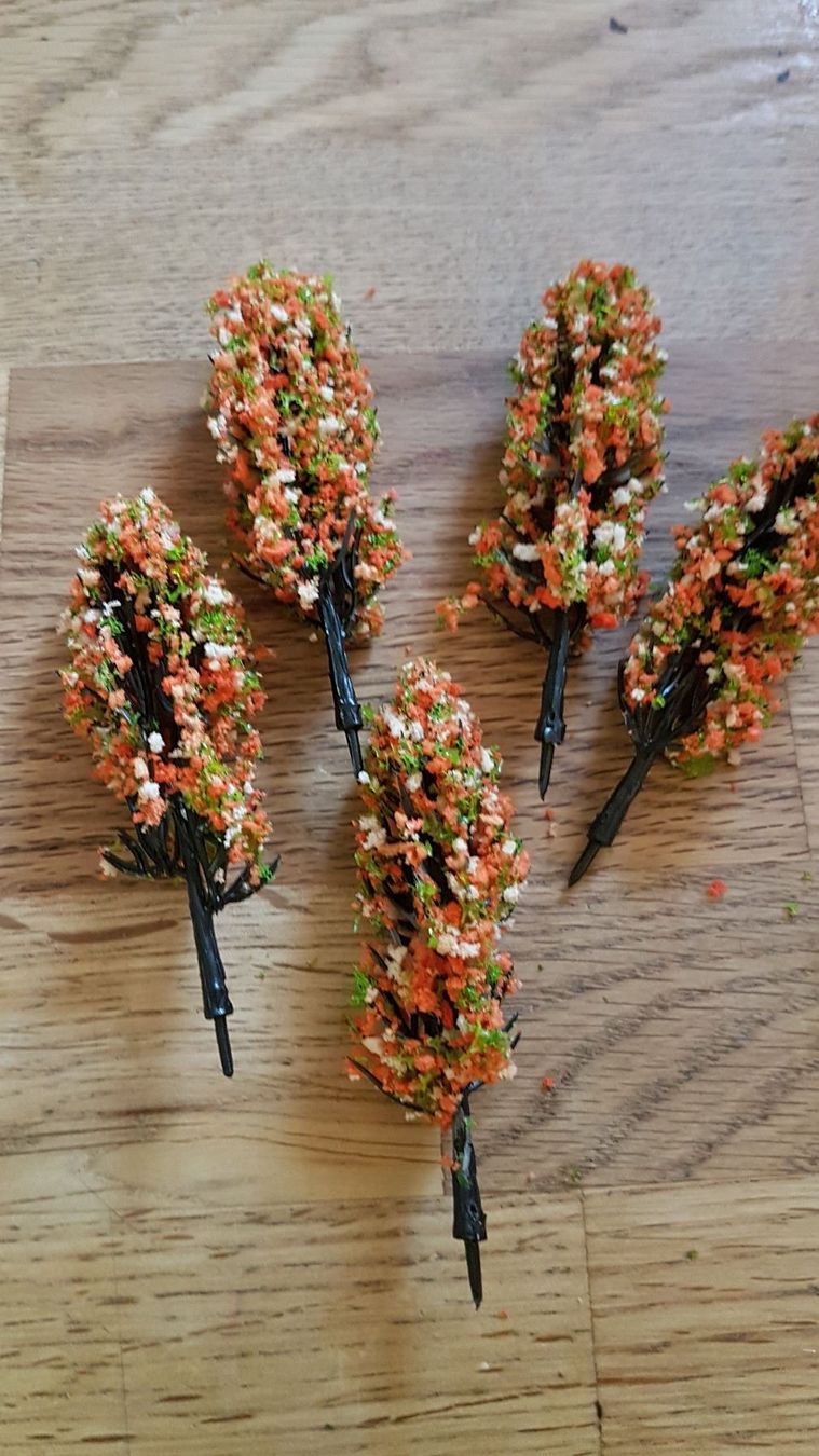 Modelleisenbahnen: 10 arbres en fleurs. Orange rose – Neu und originalverpackt aus Saxon von Sebdem