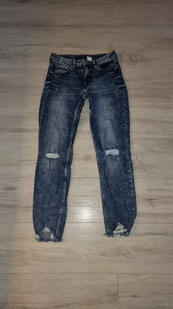Coole H&M Girlfriend Jeans, destroyed Look, neuwertig 