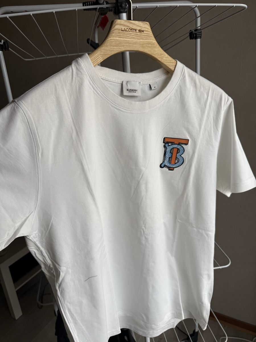 Burberry T-shirt: T shirt Burberry – Nuovo (secondo la descrizione) da Genève venduto da tho_5cfx