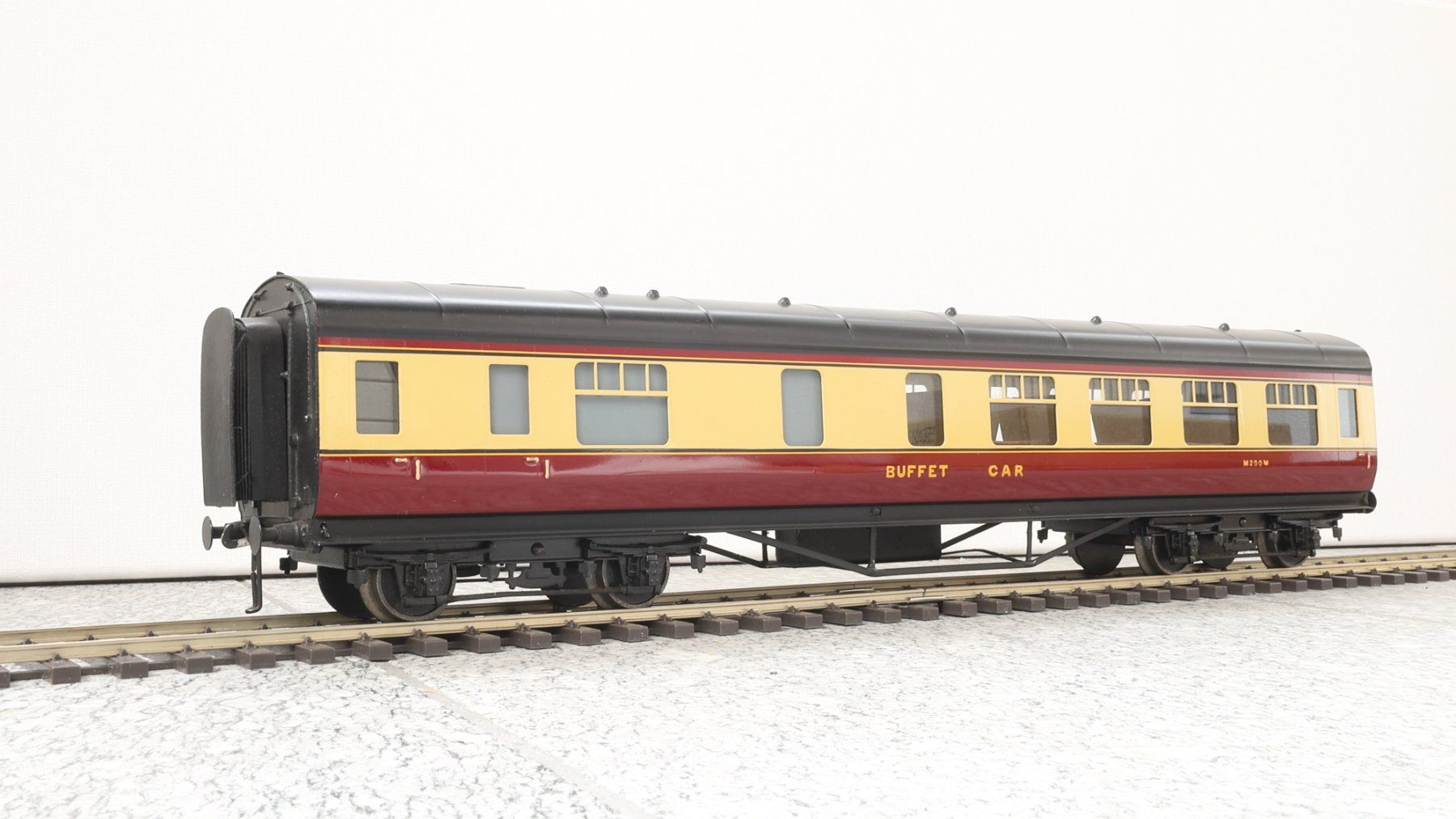 Modelleisenbahnen: Exley - 0 - British Railway Buffet Wagen – Gebraucht aus Hergiswil NW von E646.060
