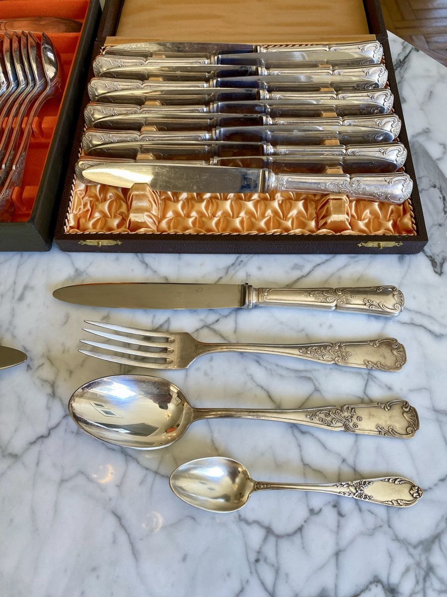 Set di posate: Ménagère complète en métal argenté – Usato da Genève venduto da Oscar-111 5