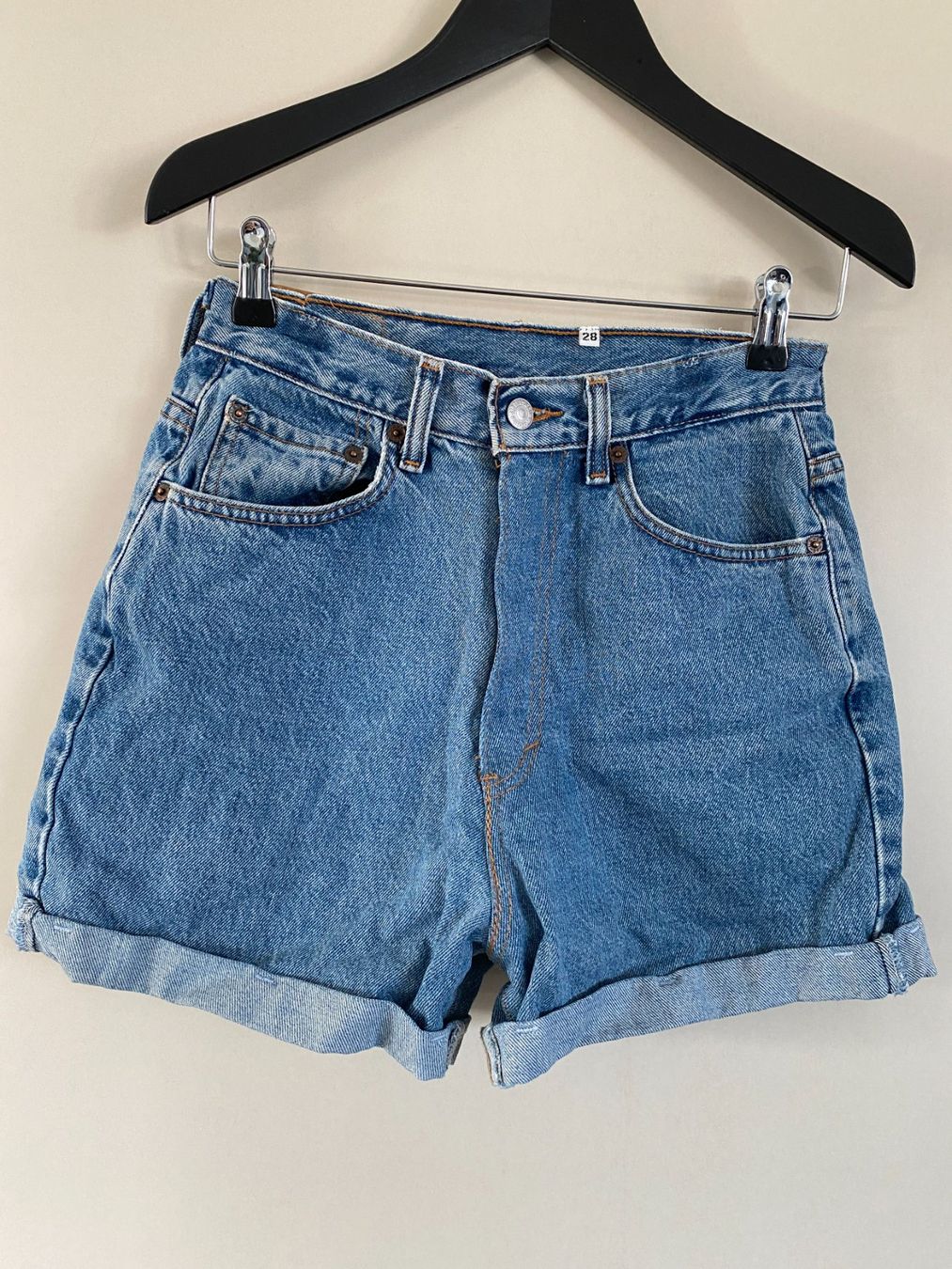 Levi's Jeans: Jeansshorts Damen Levi's 550 – Gebraucht aus Zürich von Pianodunst