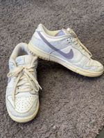 Chaussures blanches/violettes NIKE