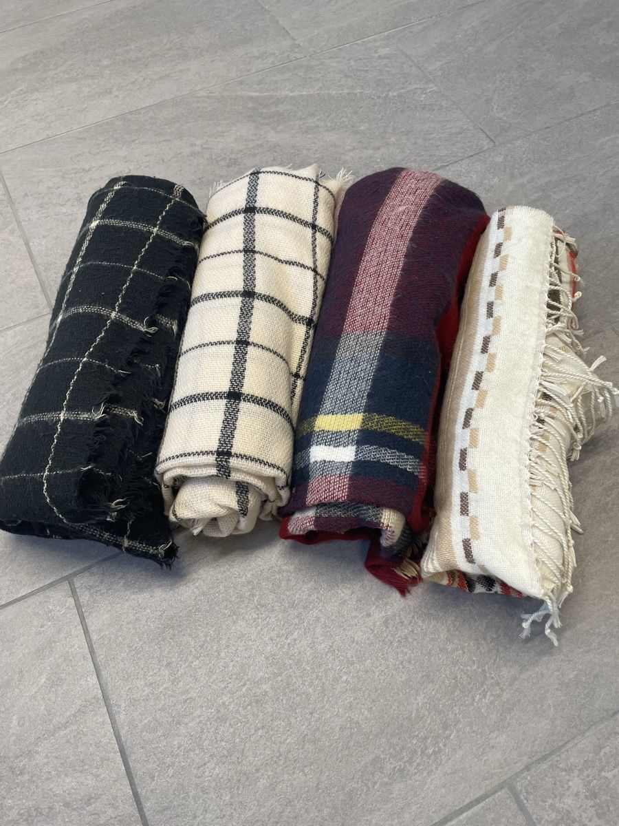 Foulard & Sciarpe: Winterschals H&M und Zara – Usato da Kilchberg BL venduto da ann_kwk5