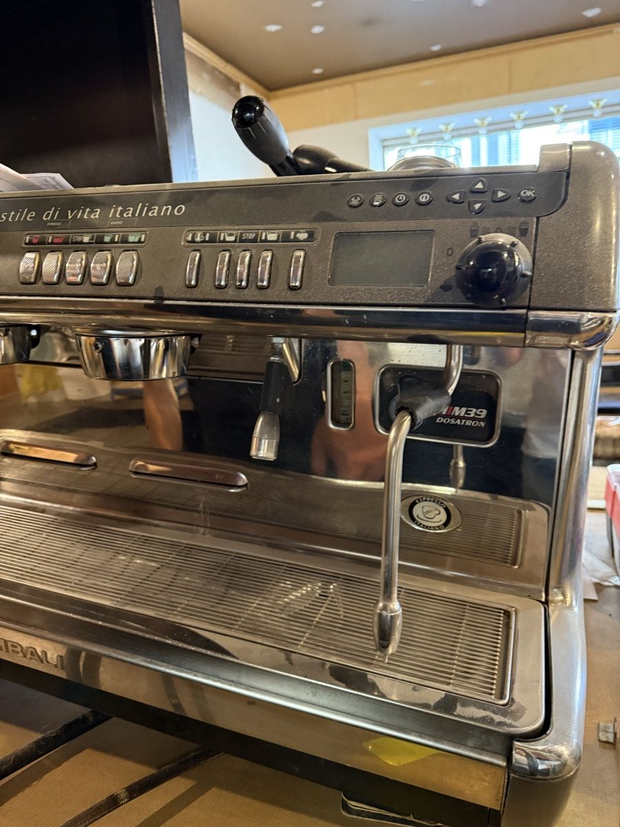 Cimbali Macchine per caffè & Macchine per espresso: La cimbali Kaffe machine M39 Dosatron – Usato da Zürich venduto da rob_l9n6 6